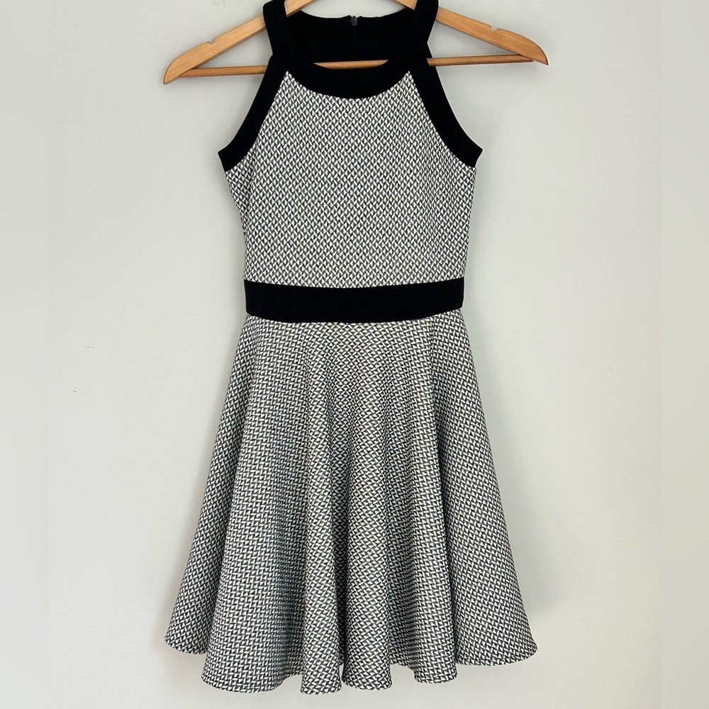 BD Junior Black & White Fit & Flare Dress Size 1